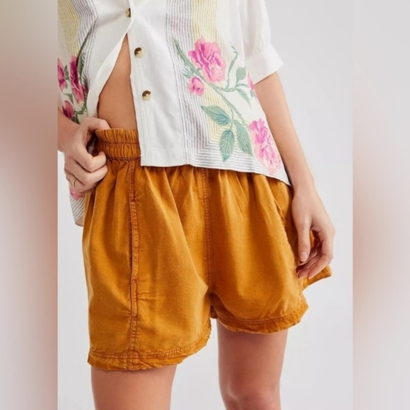 Free People Pants - 💘 Free People Get Free Poplin Pull On Shorts Size Medium